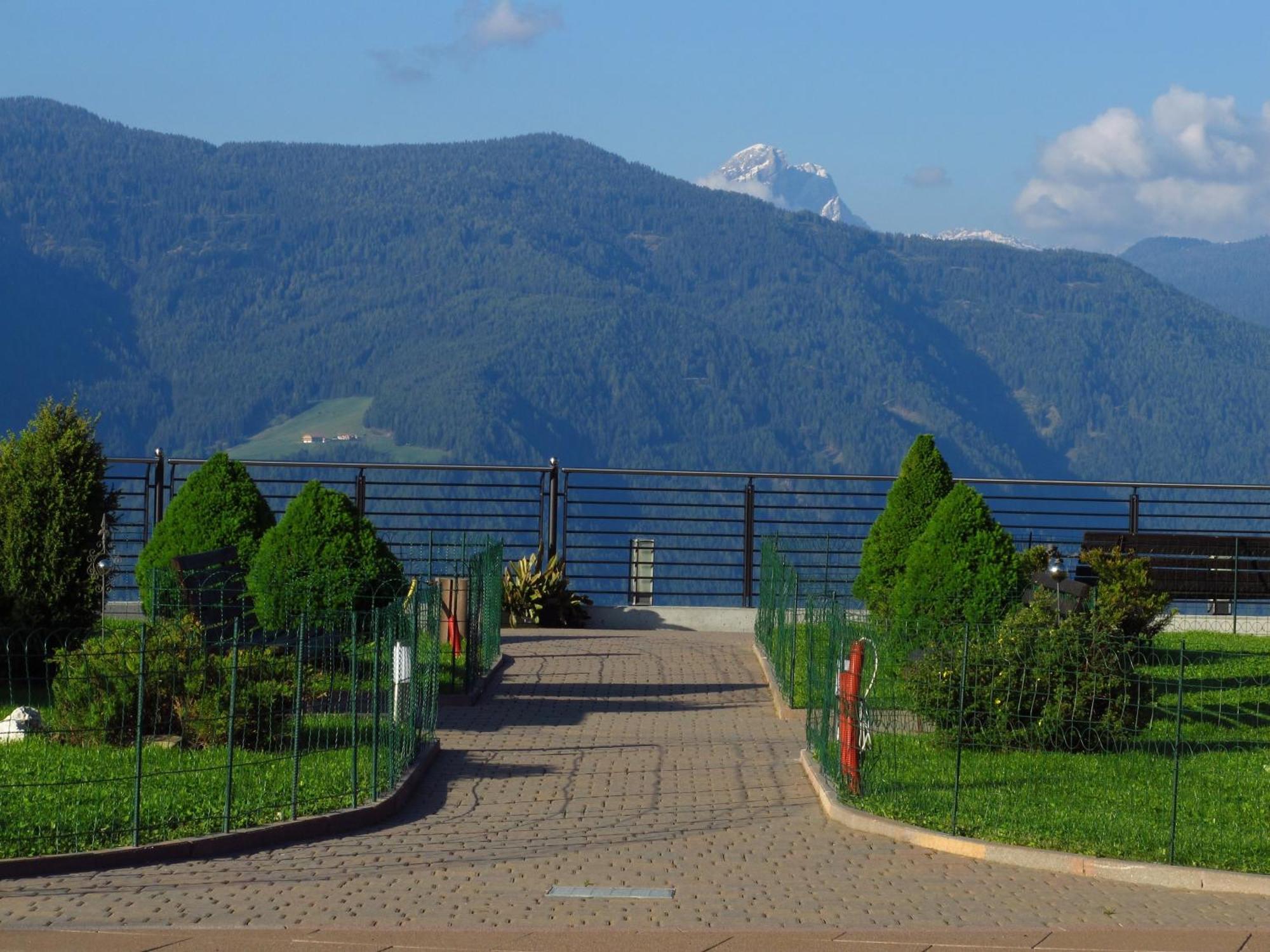 Hotel Amaten Brunico Exterior foto